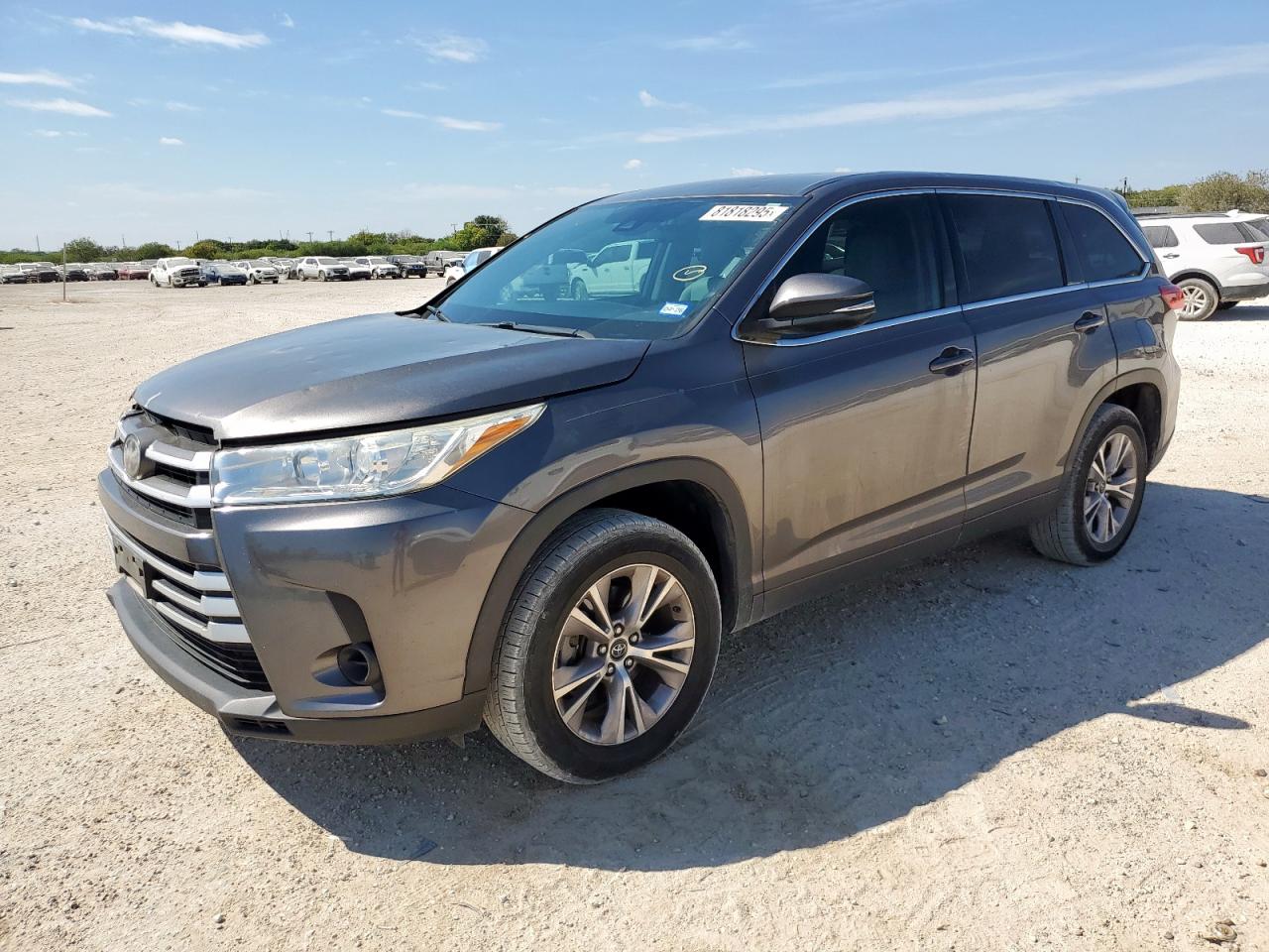 2018 Toyota Highlander Le grey null gasoline 5TDZZRFH3JS266075 photo #1