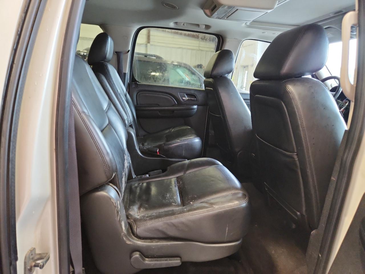 2011 GMC Yukon Xl Denali VIN: 1GKS2MEF0BR128264 Lot: 80880035