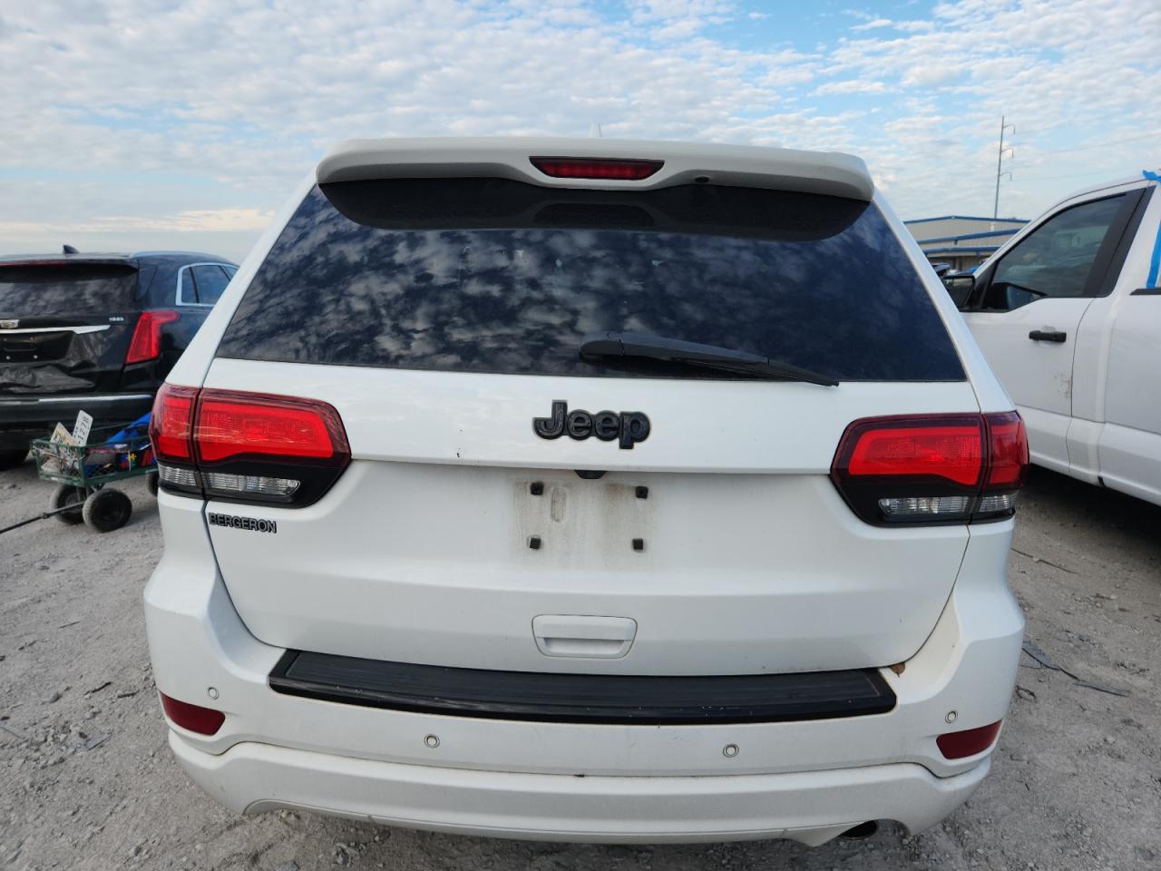 2017 Jeep Grand Cherokee Laredo VIN: 1C4RJEAG5HC823028 Lot: 71025115