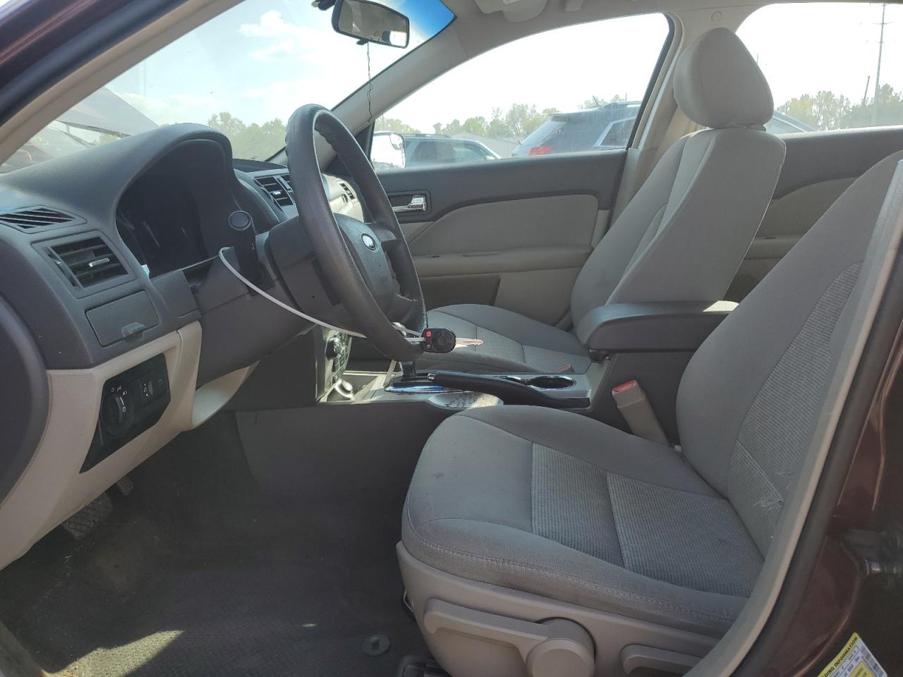 2011 Ford Fusion S VIN: 3FAHP0GA8BR298576 Lot: 81899885