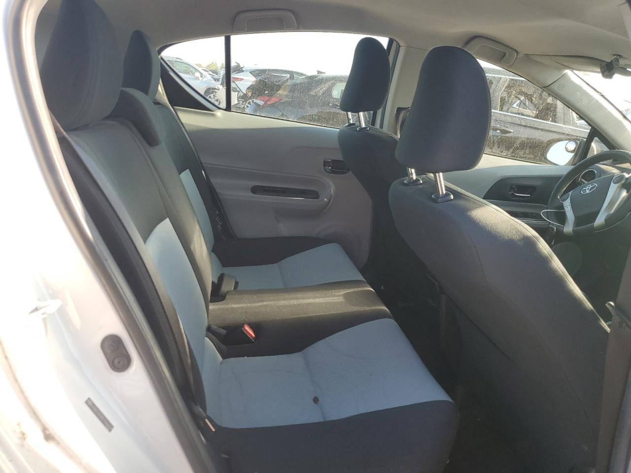 2014 Toyota Prius C VIN: JTDKDTB38E1566074 Lot: 67011075