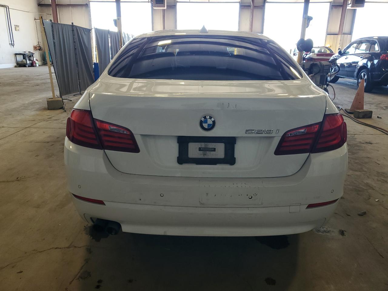 2012 BMW 528 Xi VIN: WBAXH5C54CDW07976 Lot: 71772635