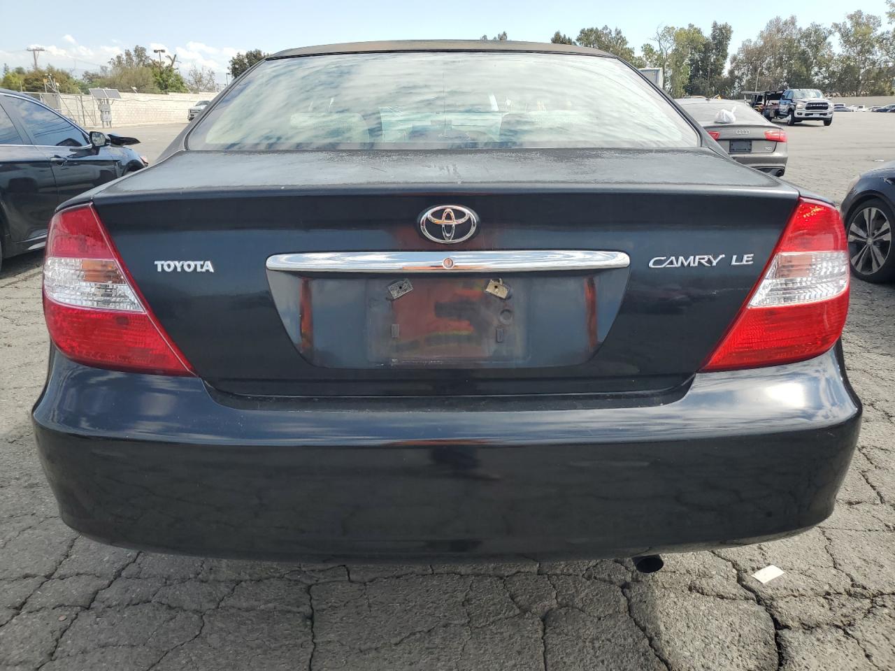 2004 Toyota Camry Le VIN: 4T1BE32K04U263111 Lot: 81783475