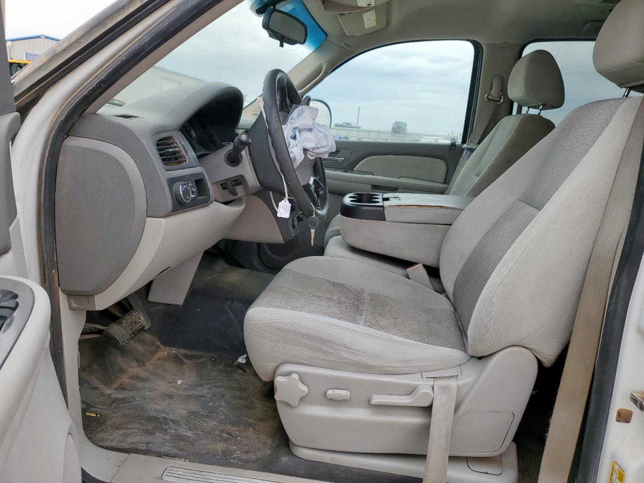 2009 Chevrolet Suburban C1500 Ls VIN: 1GNFC160X9R175399 Lot: 84414205