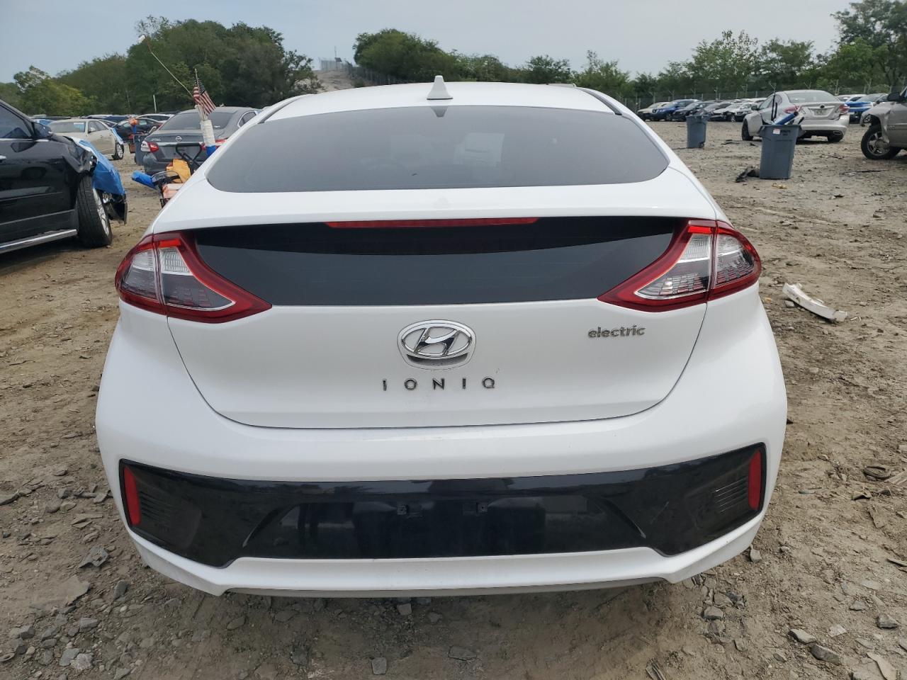 2017 Hyundai Ioniq Limited VIN: KMHC85LH3HU013975 Lot: 82031555