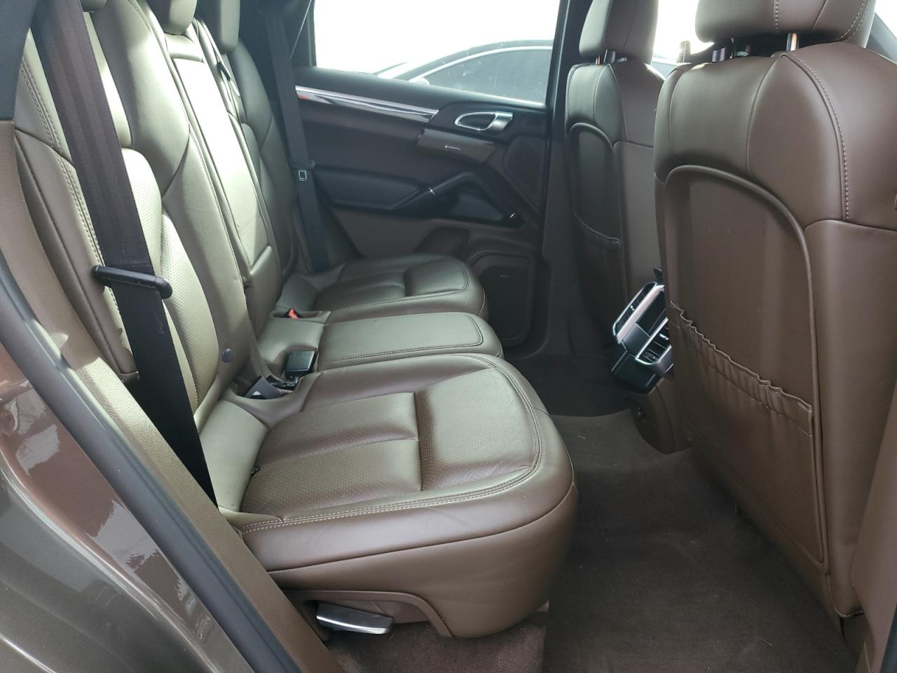 2015 Porsche Cayenne S VIN: WP1AB2A2XFLA59962 Lot: 81690475