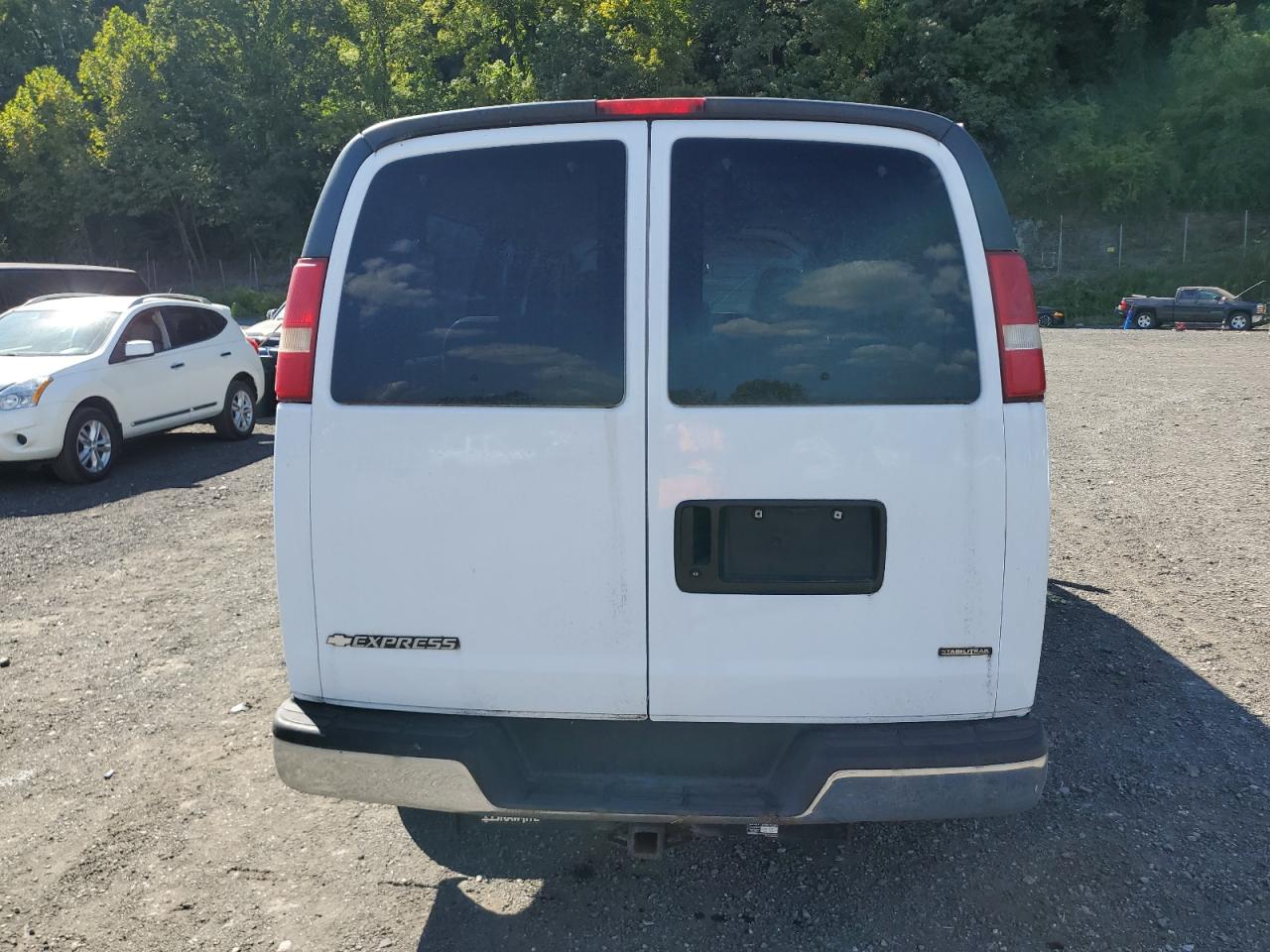 2004 Chevrolet Express G3500 VIN: 1GAHG39U541225822 Lot: 71042215