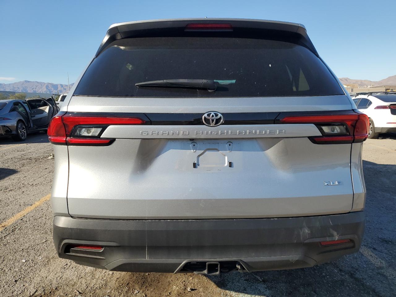 2024 Toyota Grand Highlander Xle VIN: 5TDAAAA5XRS006643 Lot: 83983835