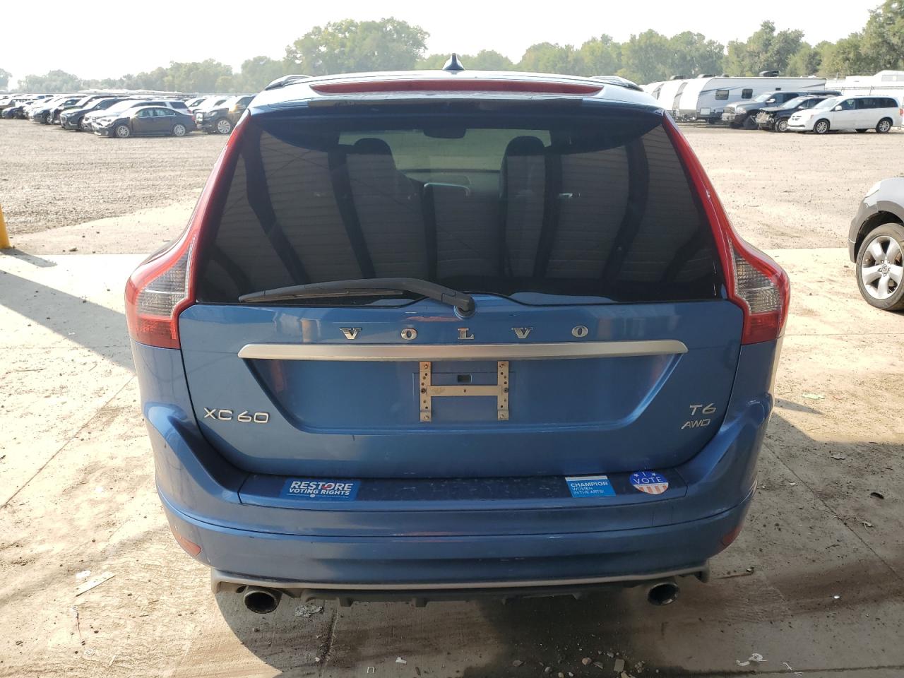 2017 Volvo Xc60 T6 R-Design Platinum VIN: YV449MRS2H2019584 Lot: 70975615