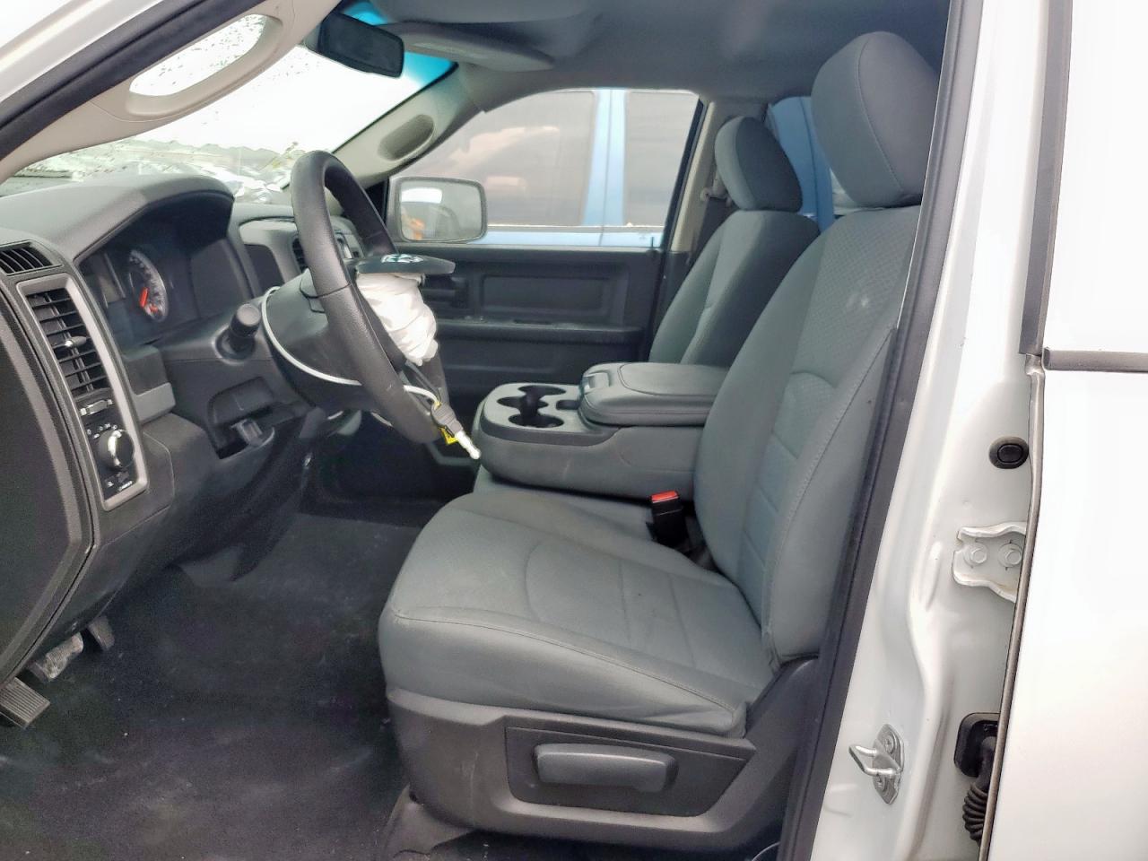 2019 Ram 1500 Classic Tradesman VIN: 1C6RR6FG8KS712565 Lot: 71266675