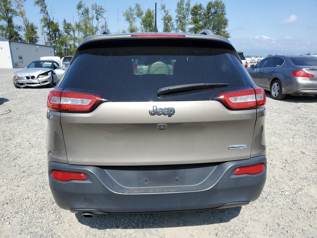 2017 Jeep Cherokee Latitude VIN: 1C4PJLCB4HW560526 Lot: 71270175