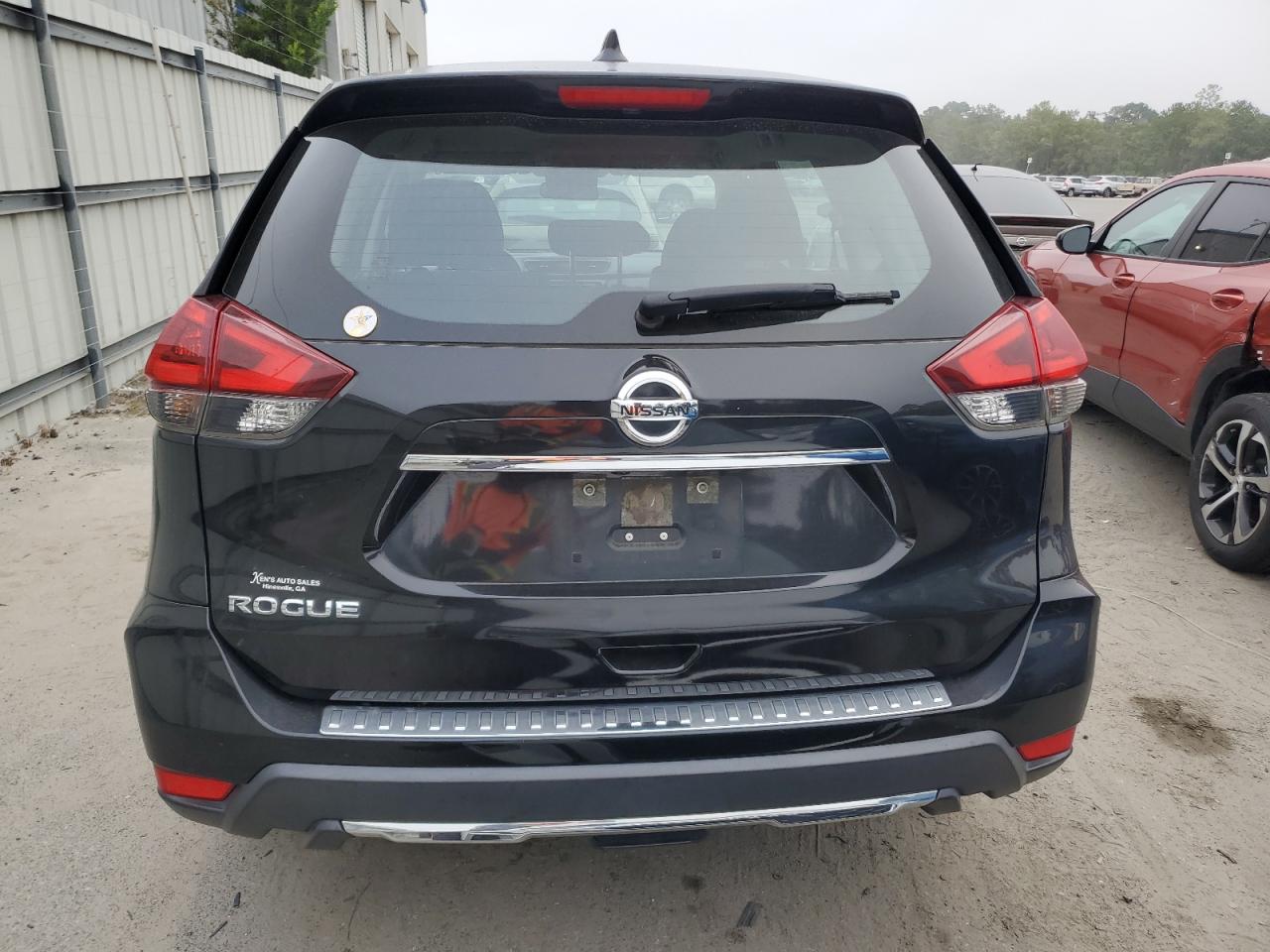 2018 Nissan Rogue S VIN: JN8AT2MT9JW458926 Lot: 82094285