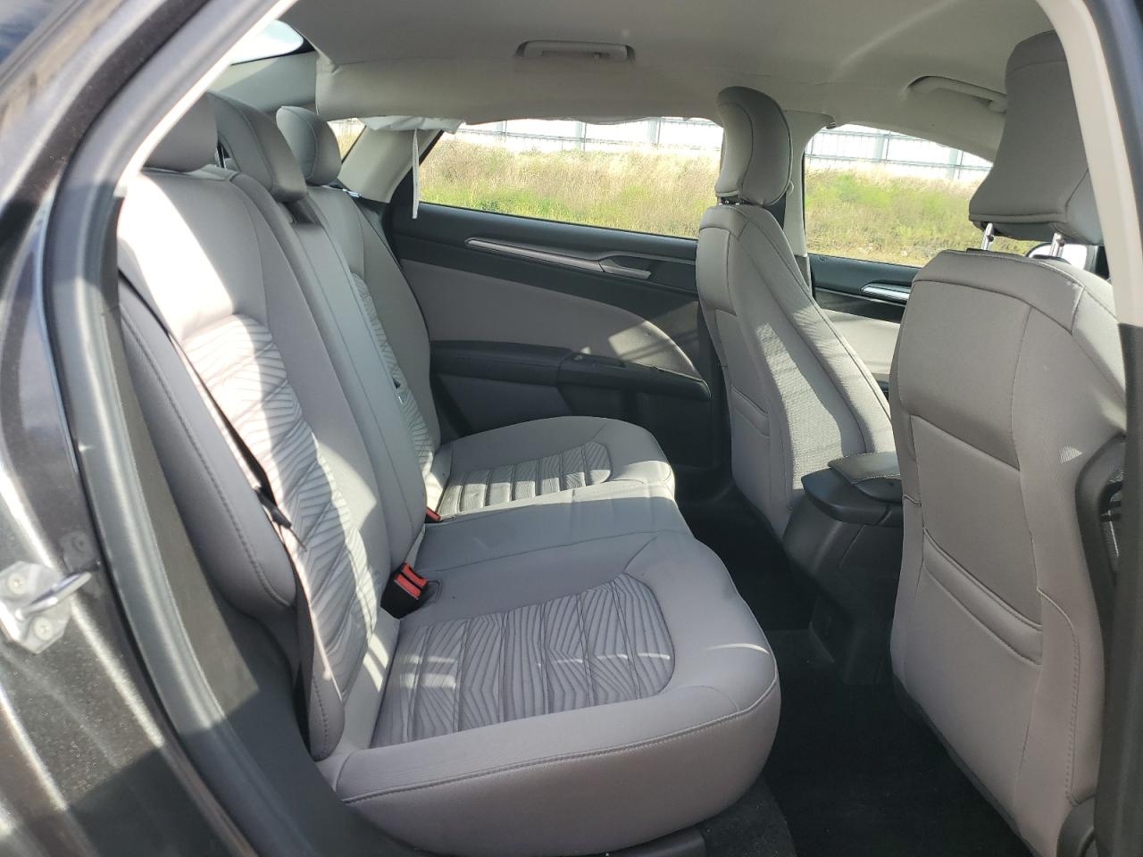 2016 Ford Fusion S VIN: 3FA6P0G74GR354032 Lot: 71361075