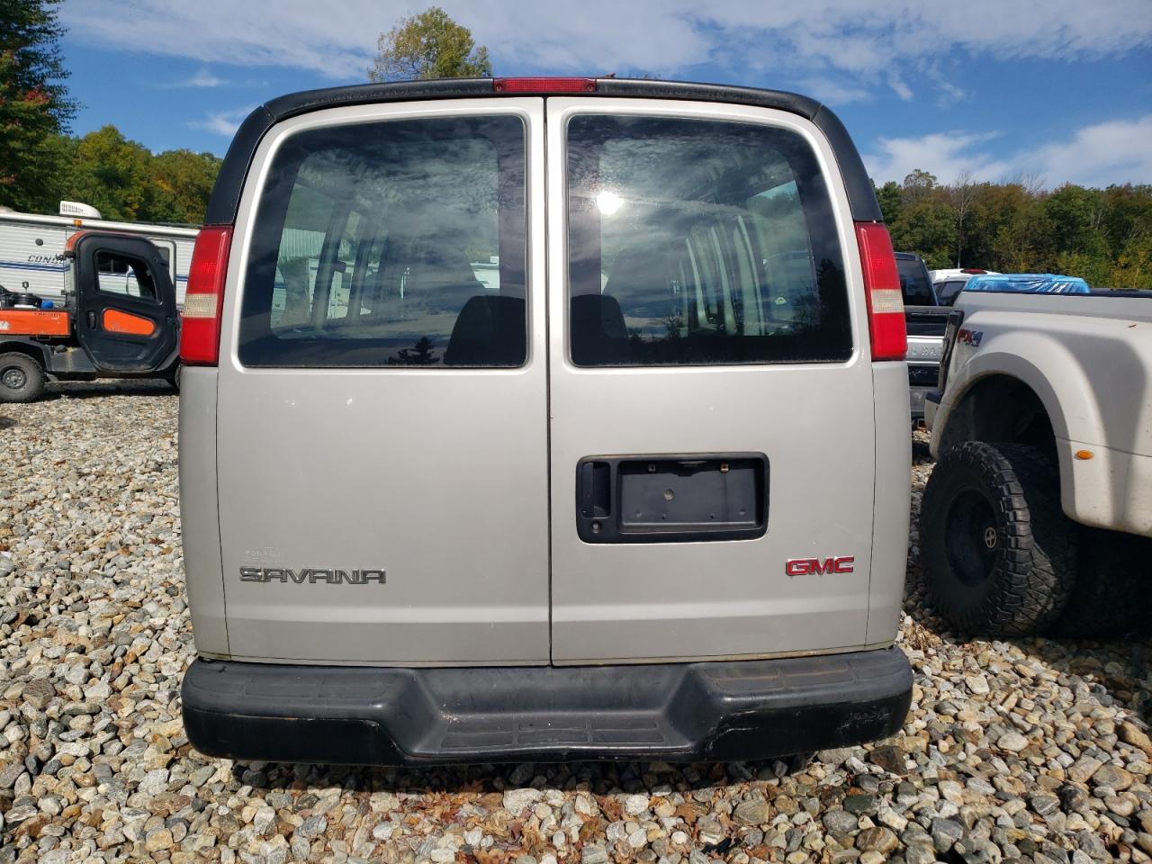 2005 GMC Savana G2500 VIN: 1GTGG25U951173731 Lot: 81837885