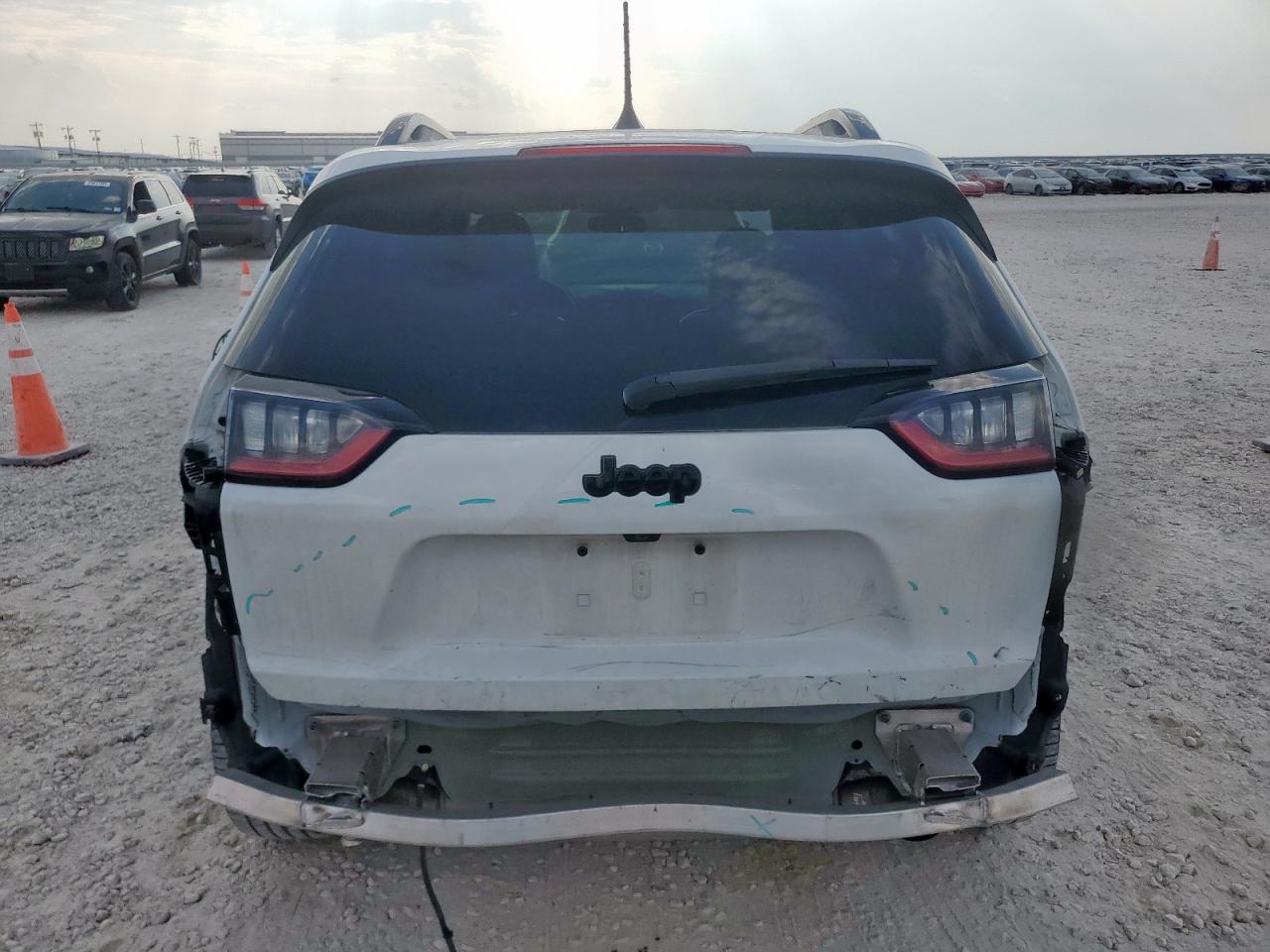 2019 Jeep Cherokee Latitude Plus VIN: 1C4PJLLN7KD376811 Lot: 71812785