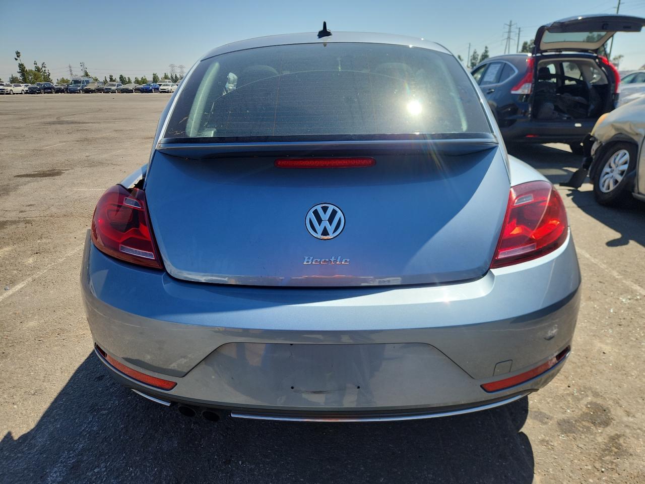 2019 Volkswagen Beetle S VIN: 3VWFD7AT2KM703970 Lot: 71487195