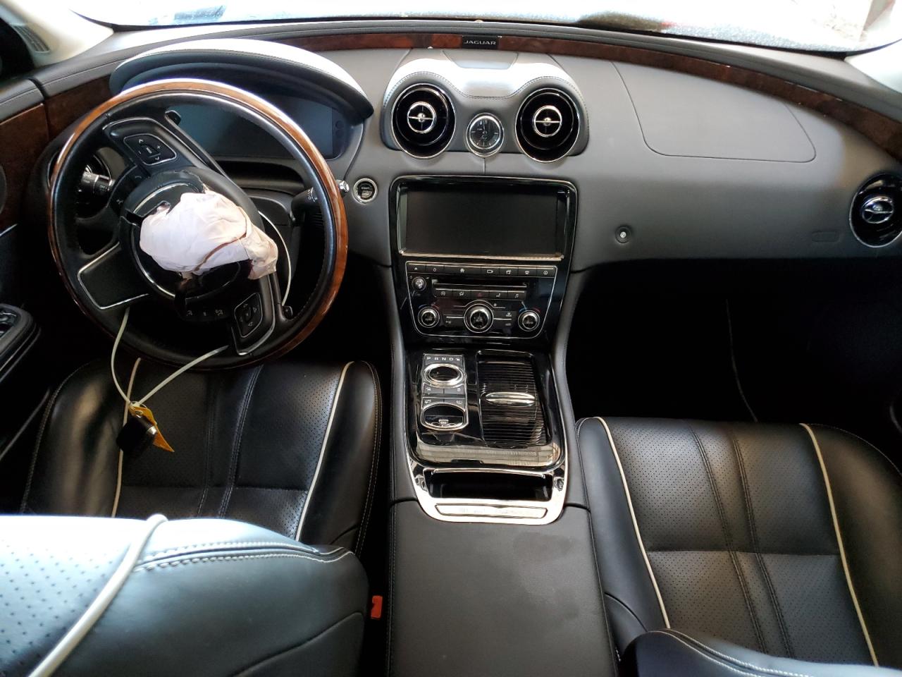 2018 Jaguar Xj R - Sport VIN: SAJWA1C77J8W14439 Lot: 71545825