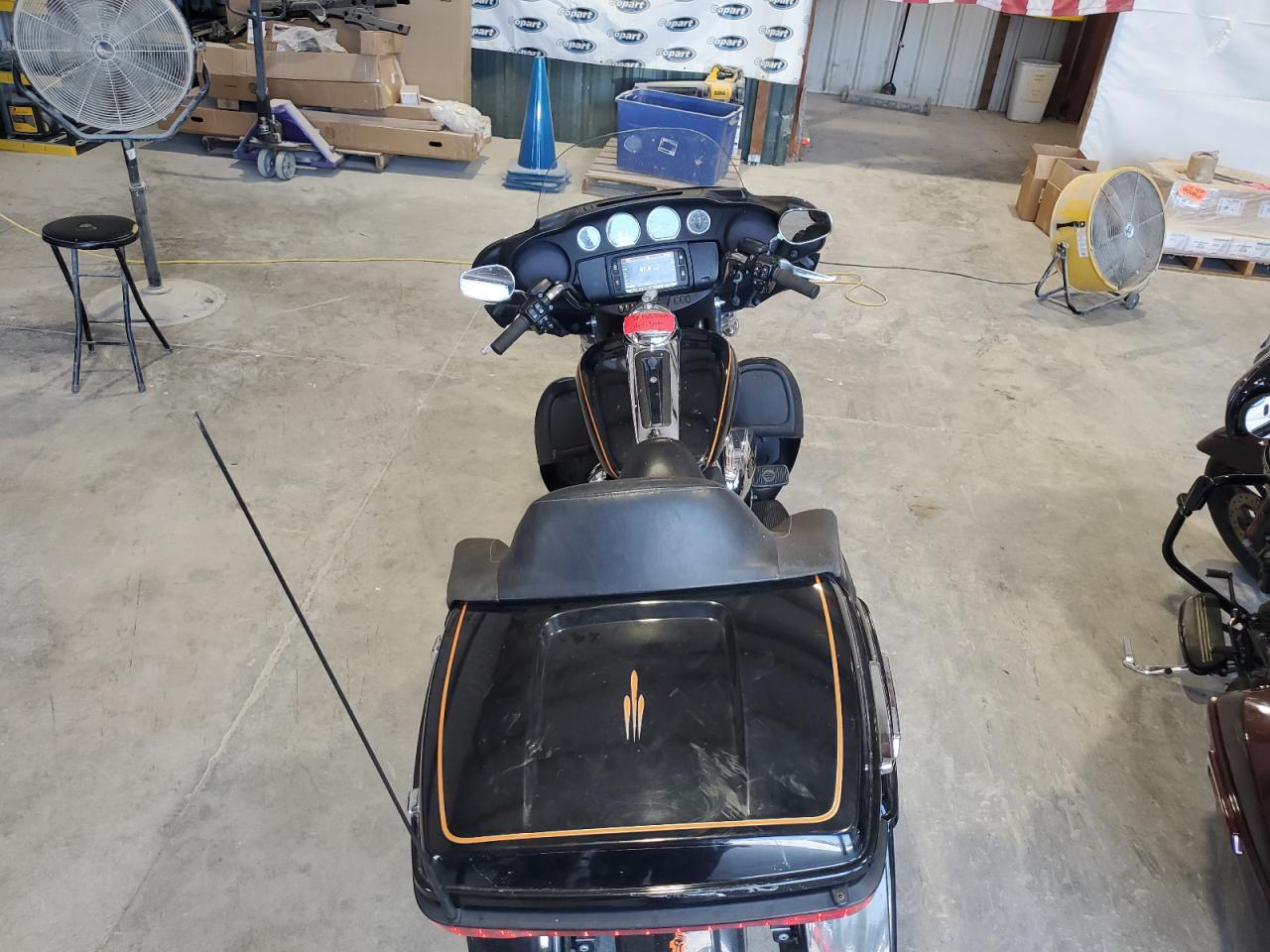 2017 Harley-Davidson Flhtcu Ultra Classic Electra Glide VIN: 1HD1FCC12HB671273 Lot: 80634325