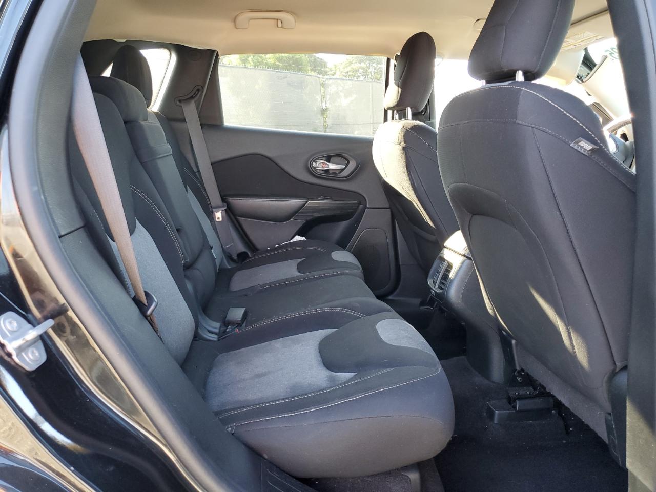 2016 Jeep Cherokee Sport VIN: 1C4PJLAB4GW323956 Lot: 80853295