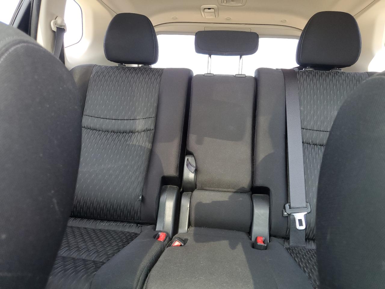 2019 Nissan Rogue S VIN: JN8AT2MT6KW256451 Lot: 81141875