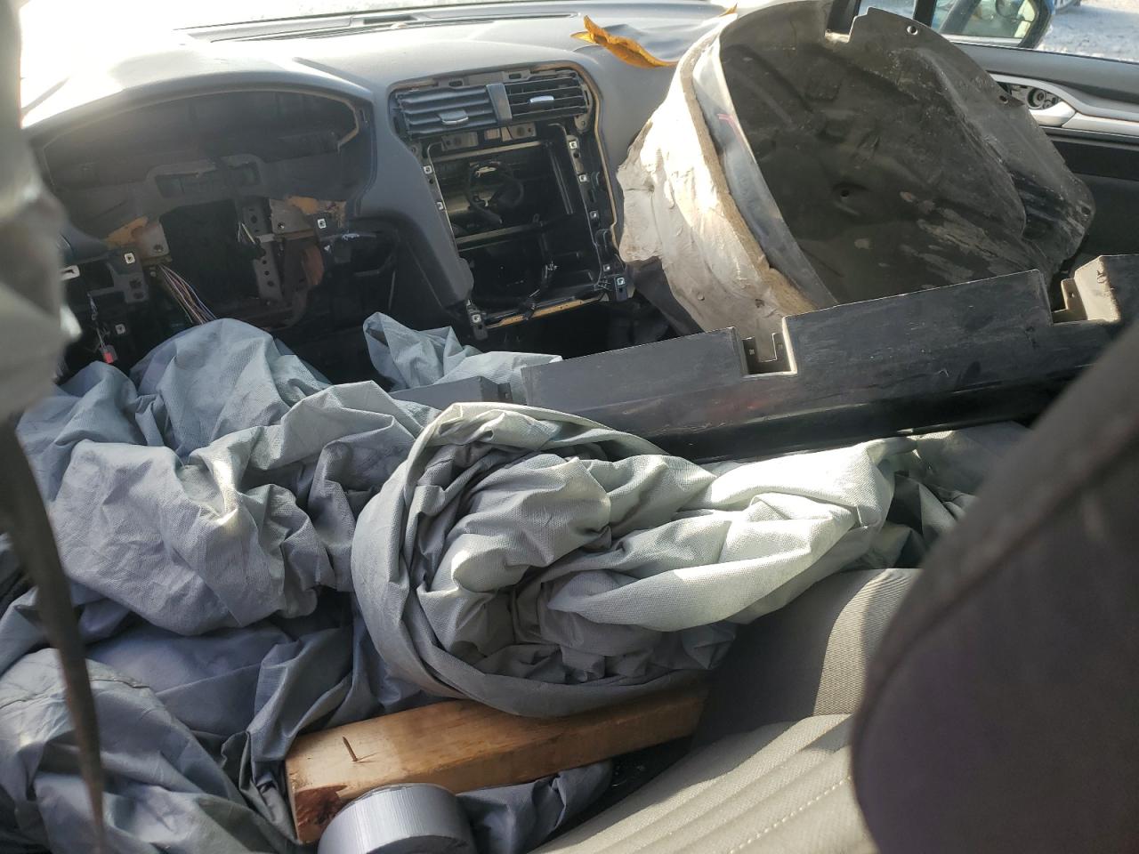 2015 Ford Fusion Se VIN: 3FA6P0H70FR145058 Lot: 84284975