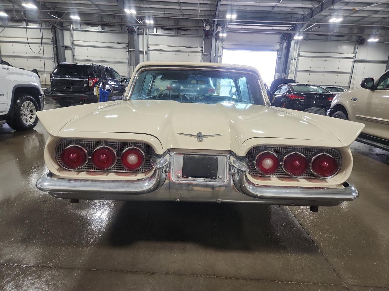 1960 Ford T Bird VIN: 0Y71Y187667 Lot: 80129455