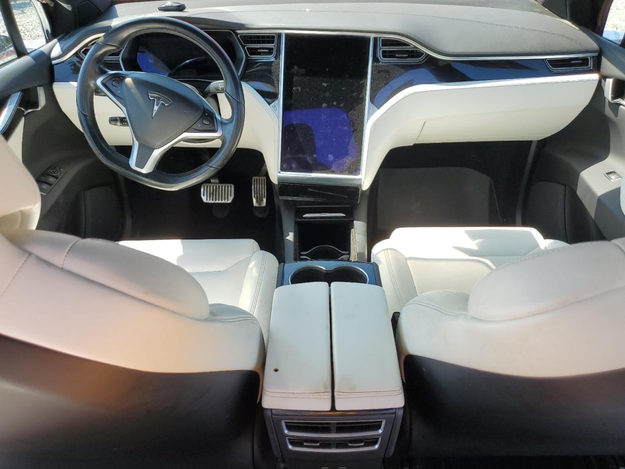 2017 Tesla Model X VIN: 5YJXCDE28HF069782 Lot: 81574895