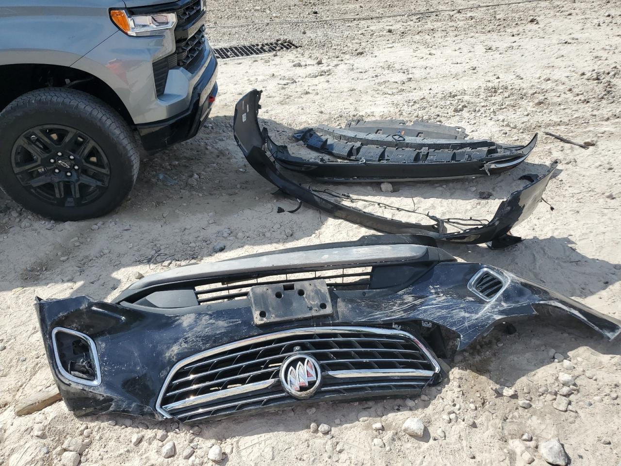 2021 Buick Envision Essence VIN: LRBFZNR43MD138972 Lot: 71612635