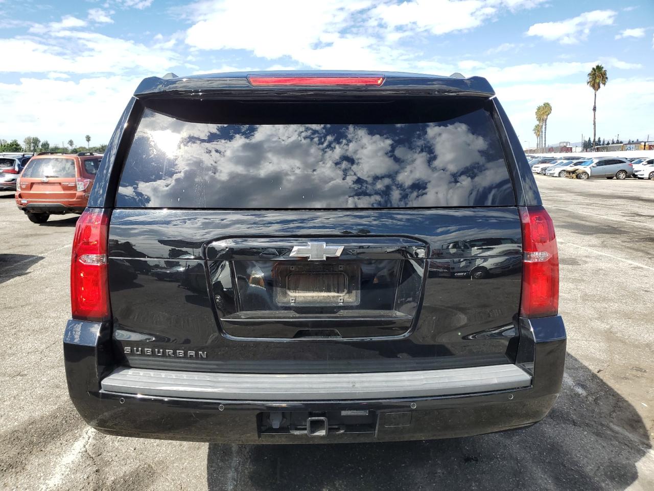 2018 Chevrolet Suburban C1500 Ls VIN: 1GNSCGKC0JR392448 Lot: 81735435