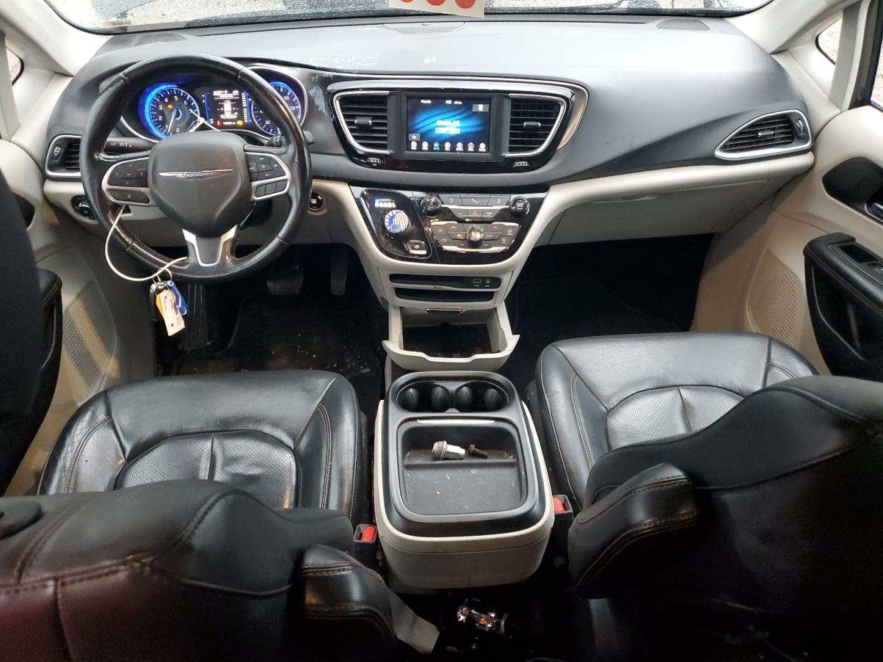 2020 Chrysler Pacifica Touring L VIN: 2C4RC1BG5LR130476 Lot: 81075715