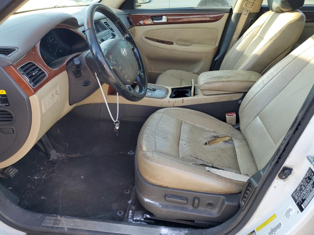 2013 Hyundai Genesis 3.8L VIN: KMHGC4DD7DU233619 Lot: 86611625