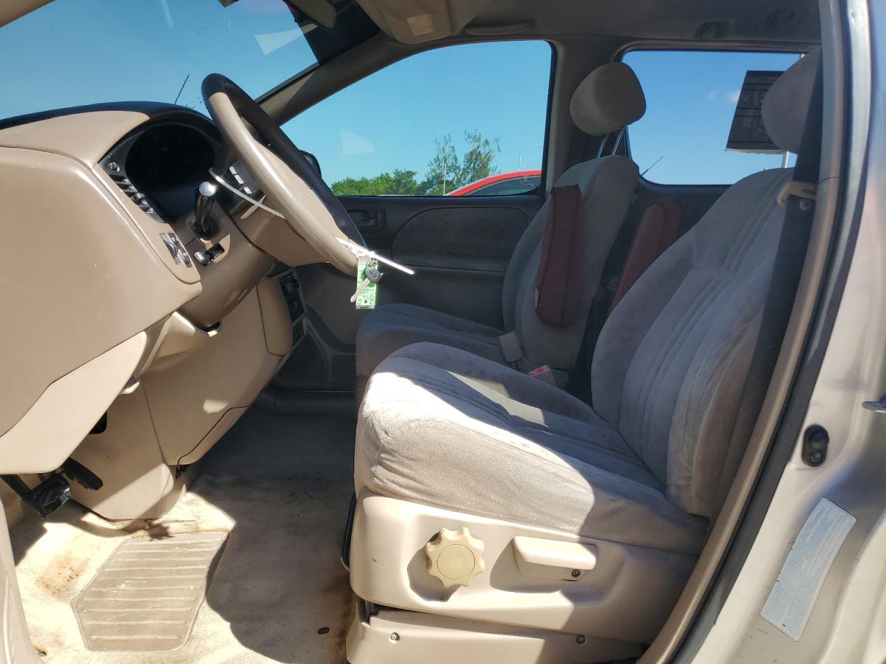 2001 Toyota Sienna Le VIN: 4T3ZF13C21U344735 Lot: 84247075