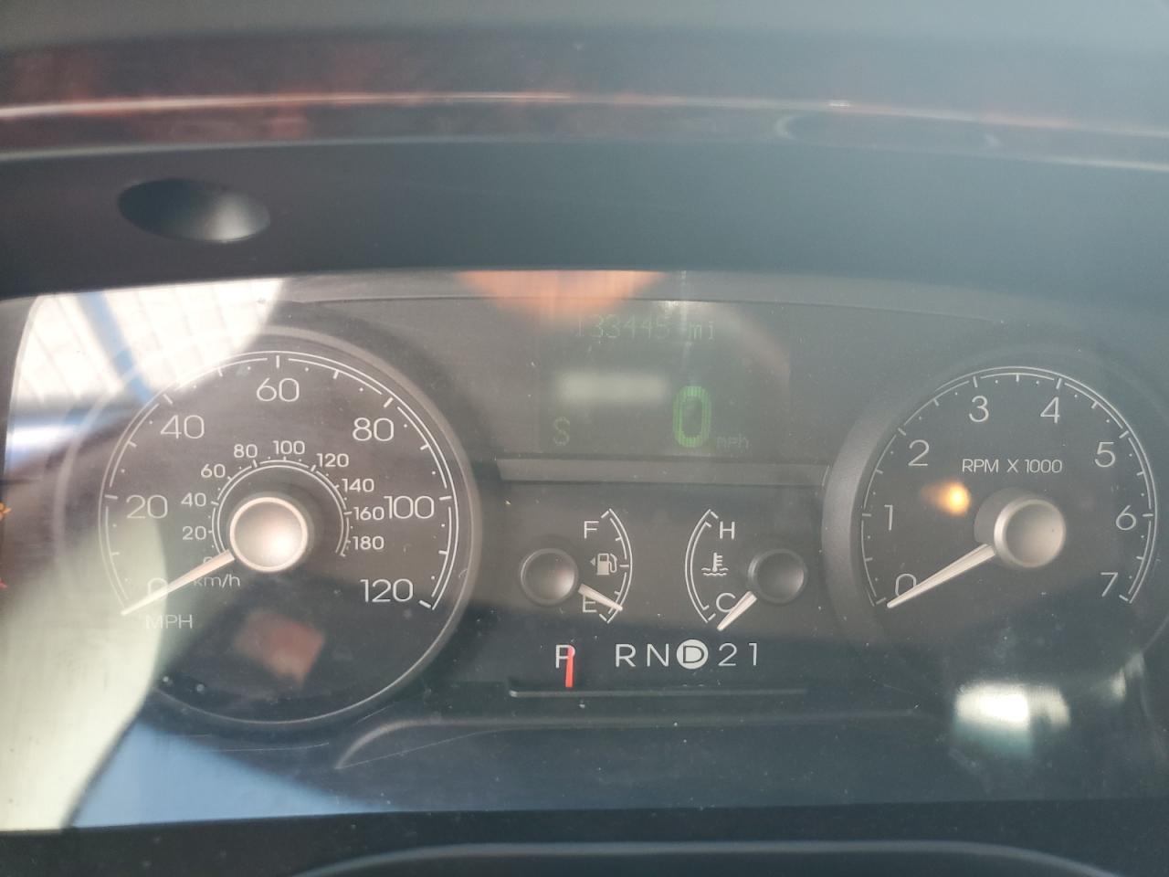 2008 Lincoln Town Car Signature Limited VIN: 2LNHM82W38X657360 Lot: 81413475