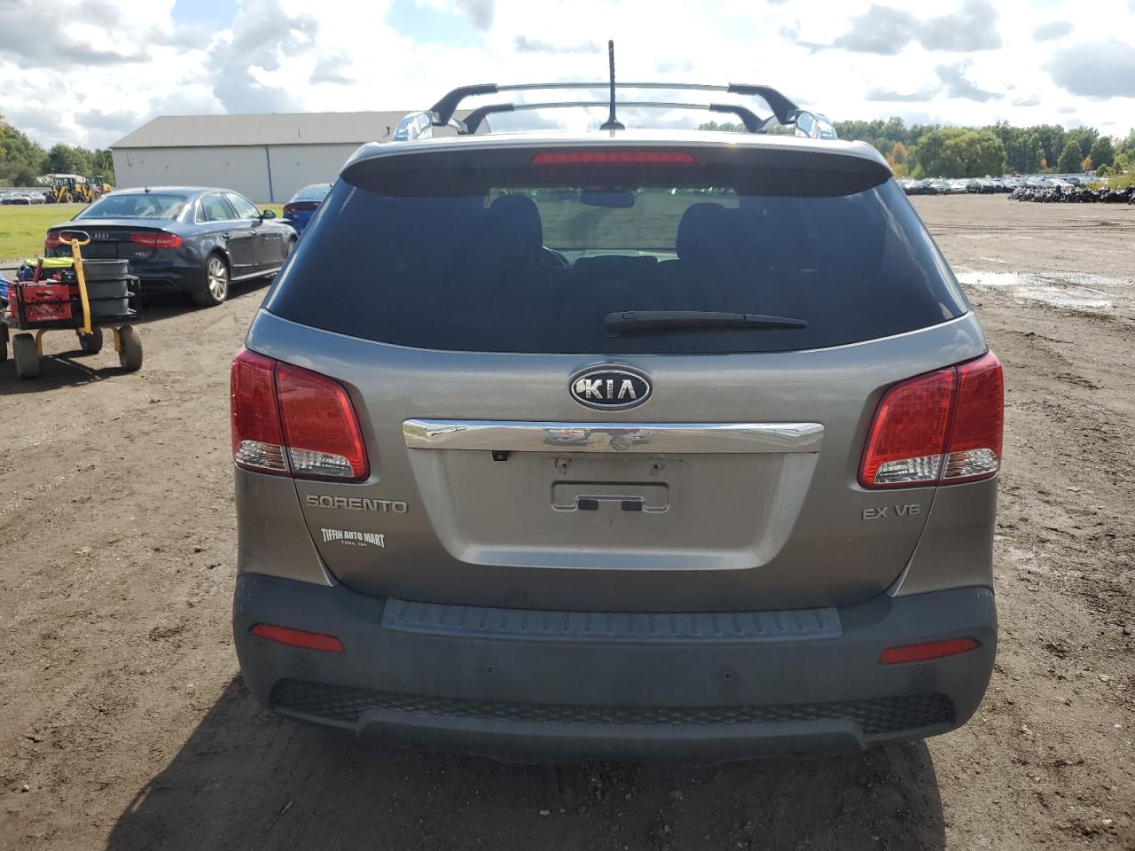2011 Kia Sorento Ex VIN: 5XYKUDA29BG170469 Lot: 83872655