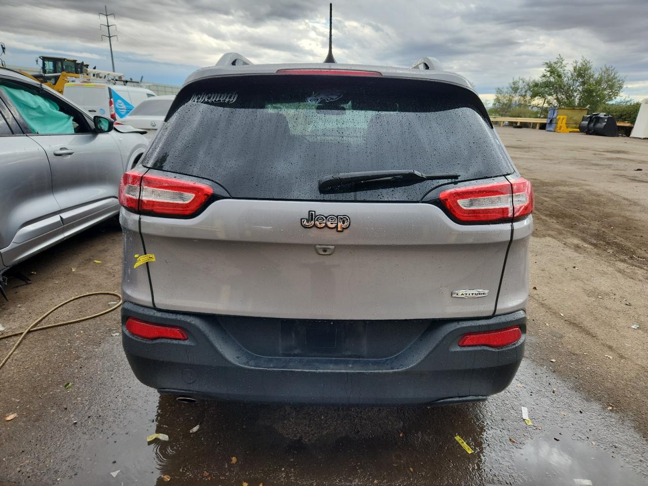 2018 Jeep Cherokee Latitude VIN: 1C4PJLCB8JD566332 Lot: 81308495