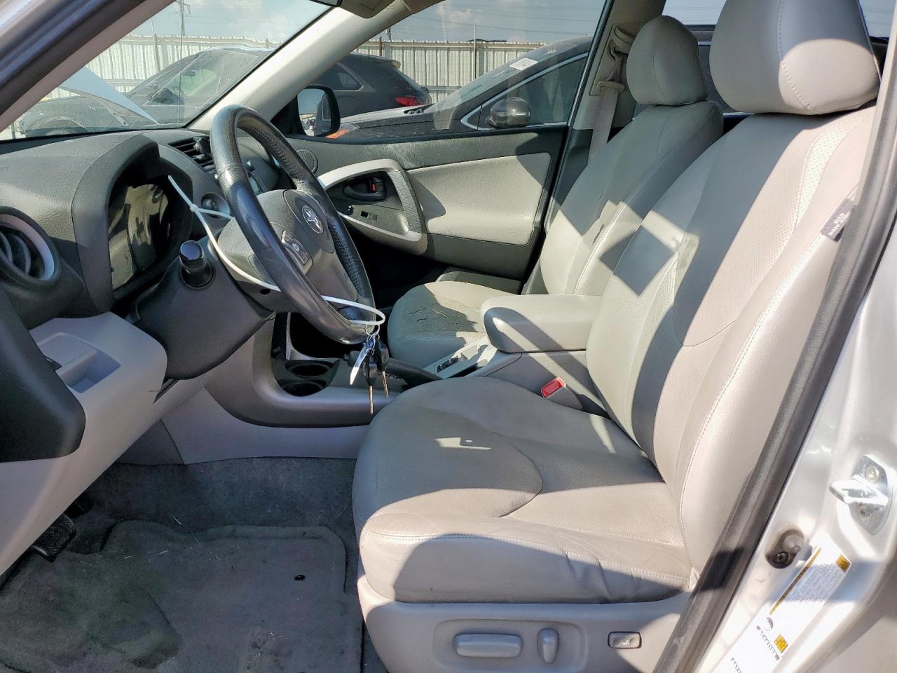 2008 Toyota Rav4 Limited VIN: JTMBK31V485070985 Lot: 81114785