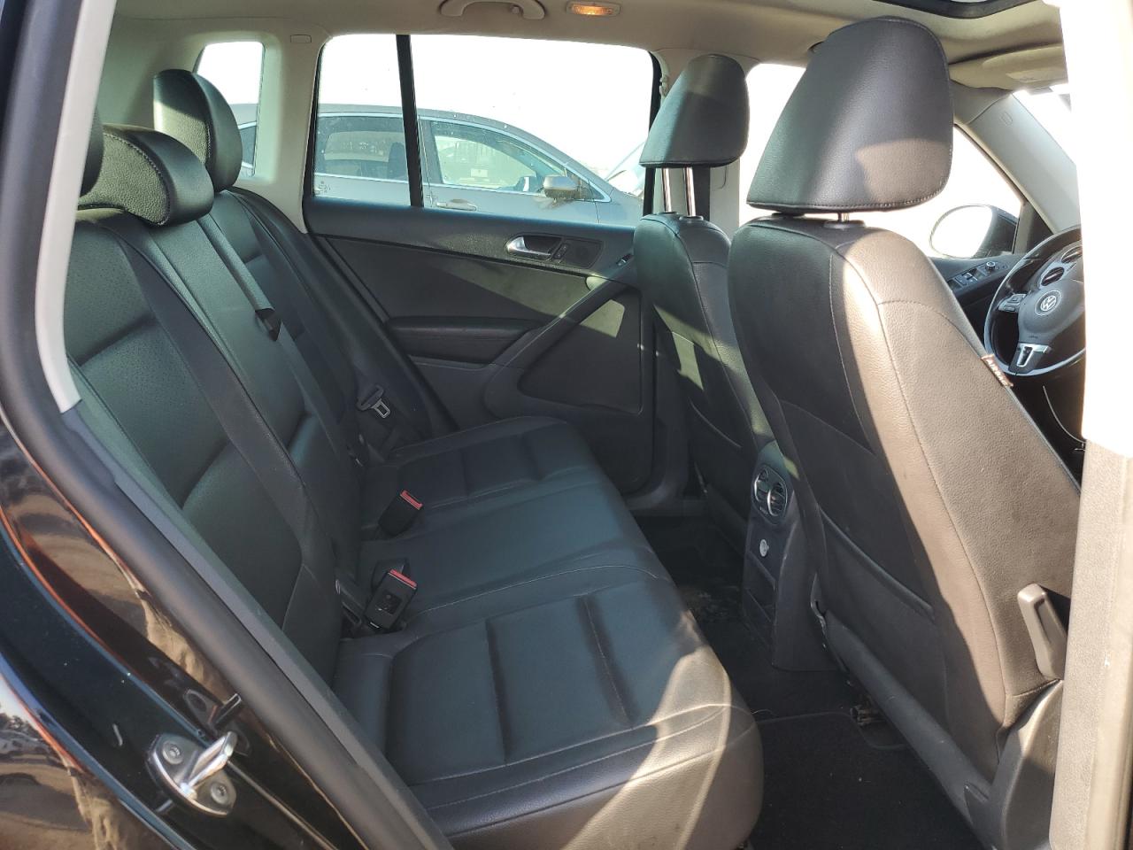 2012 Volkswagen Tiguan S VIN: WVGAV7AX2CW538500 Lot: 81325325