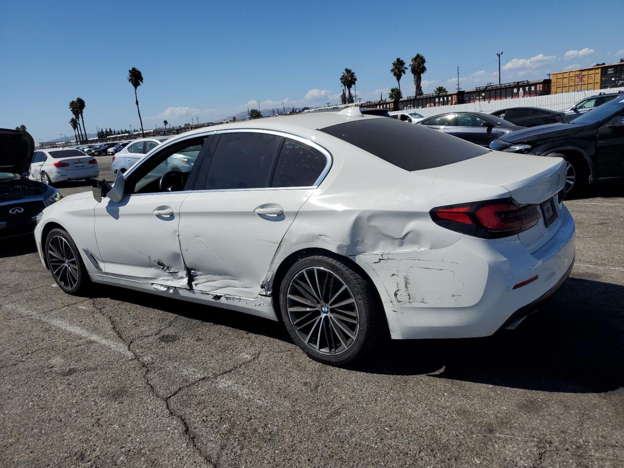 Фото: WBA53BH02MCF27541