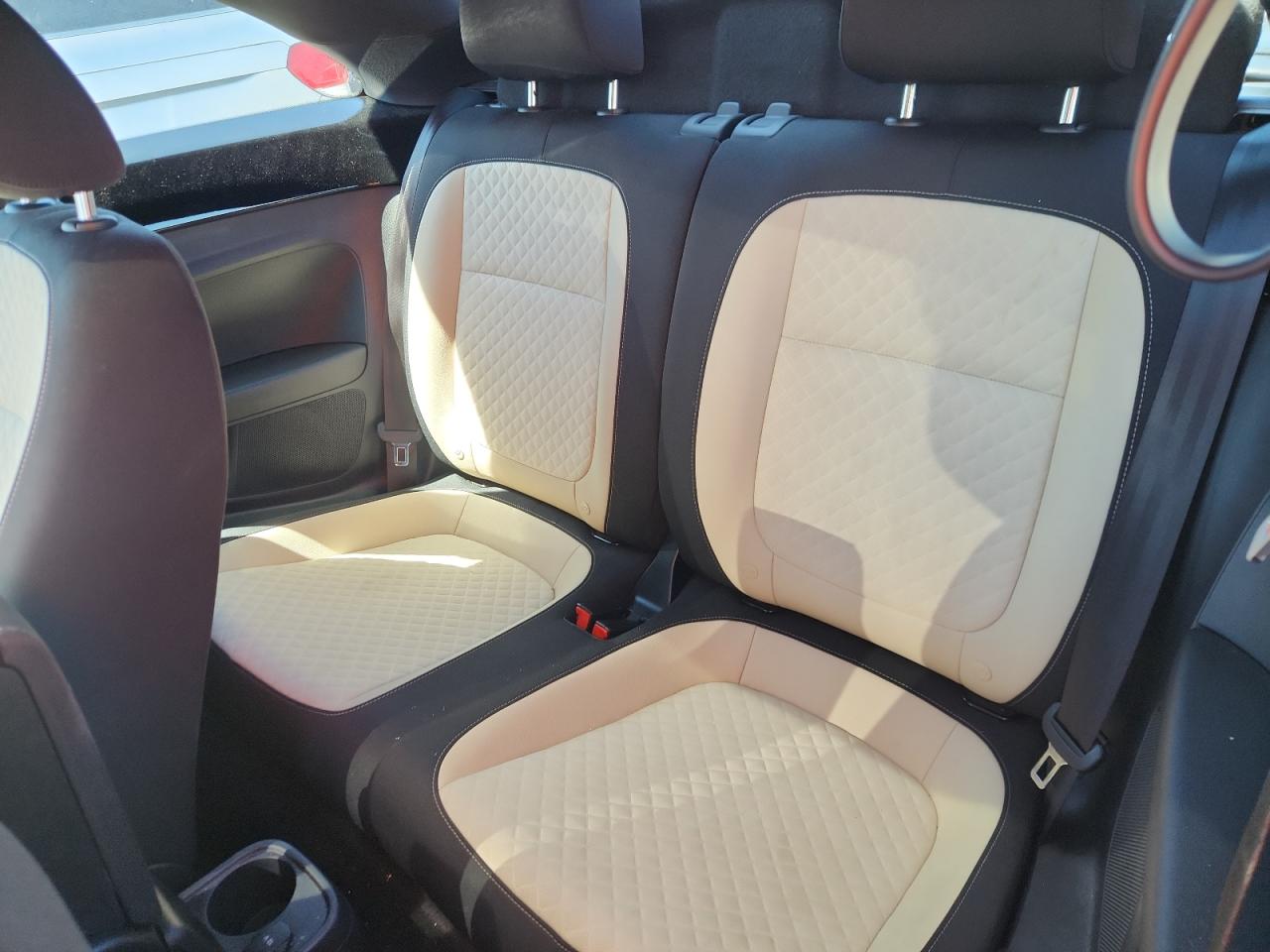 2019 Volkswagen Beetle S VIN: 3VWFD7AT2KM703970 Lot: 71487195