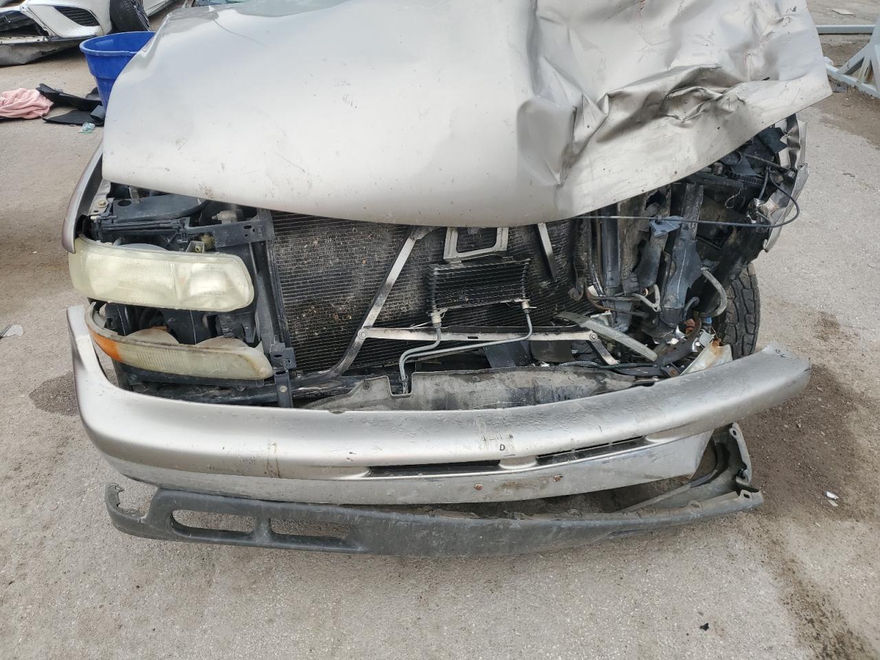 2003 Chevrolet Tahoe C1500 VIN: 1GNEC13Z53R123325 Lot: 81697715