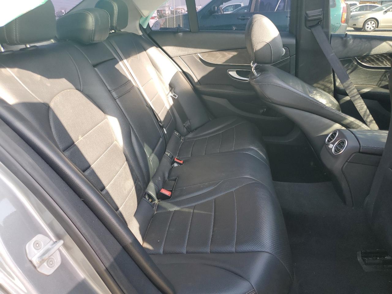 2015 Mercedes-Benz C 300 VIN: 55SWF4JBXFU057010 Lot: 81761395