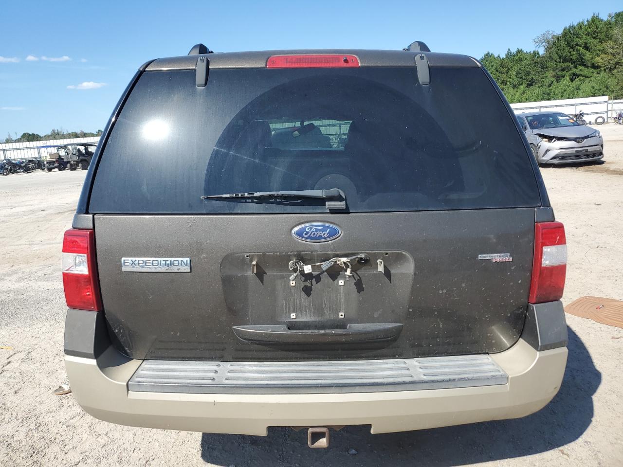 2008 Ford Expedition Eddie Bauer VIN: 1FMFU17508LA02133 Lot: 70284795