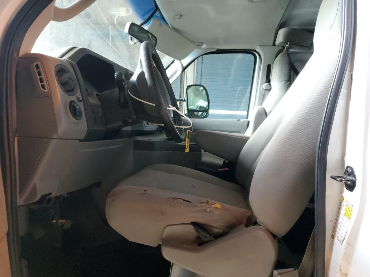 2013 Ford Econoline E250 Van VIN: 1FTNE2EW1DDB32098 Lot: 81201175