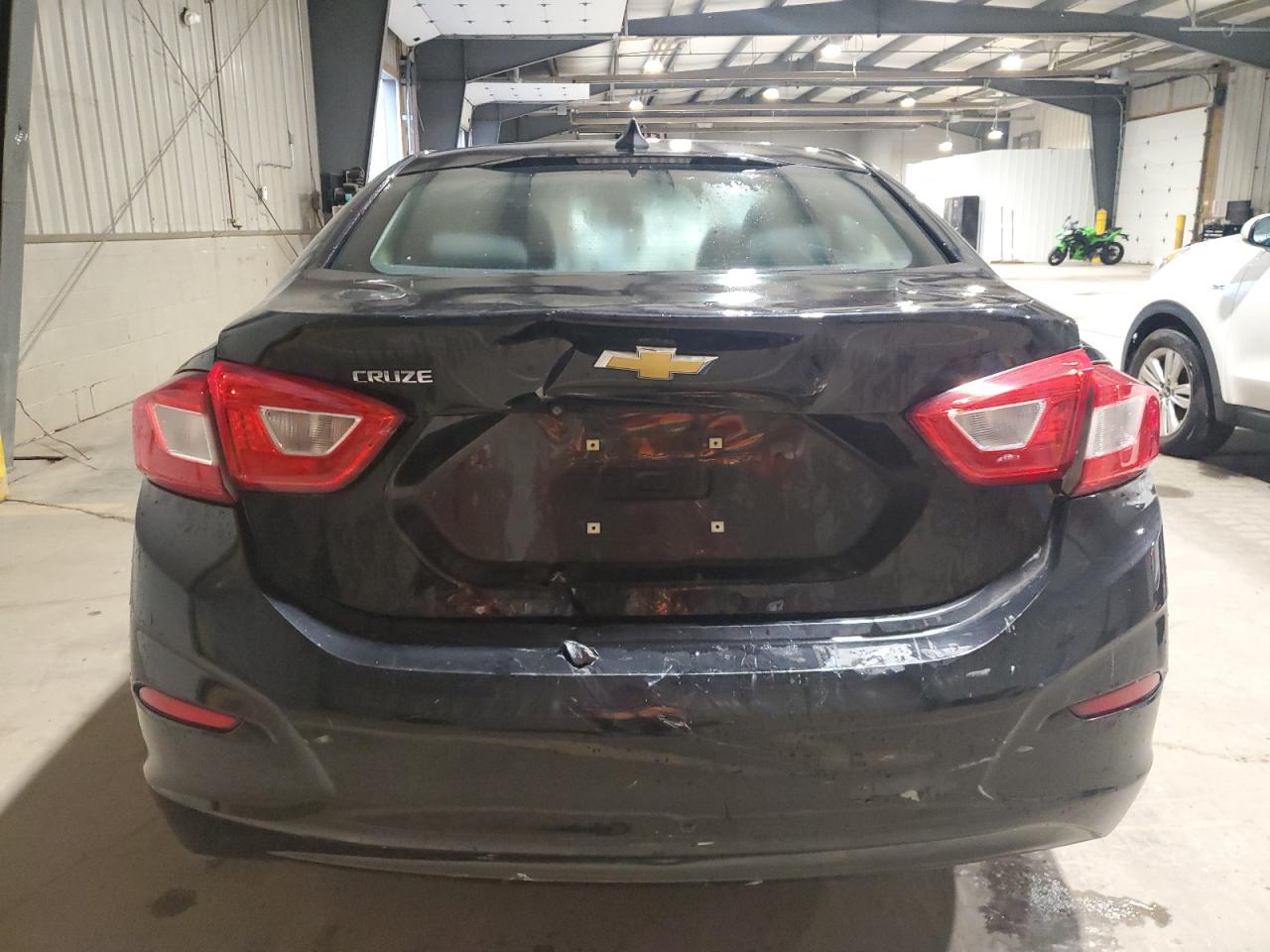 2017 Chevrolet Cruze Ls VIN: 1G1BC5SM5H7230576 Lot: 81651215