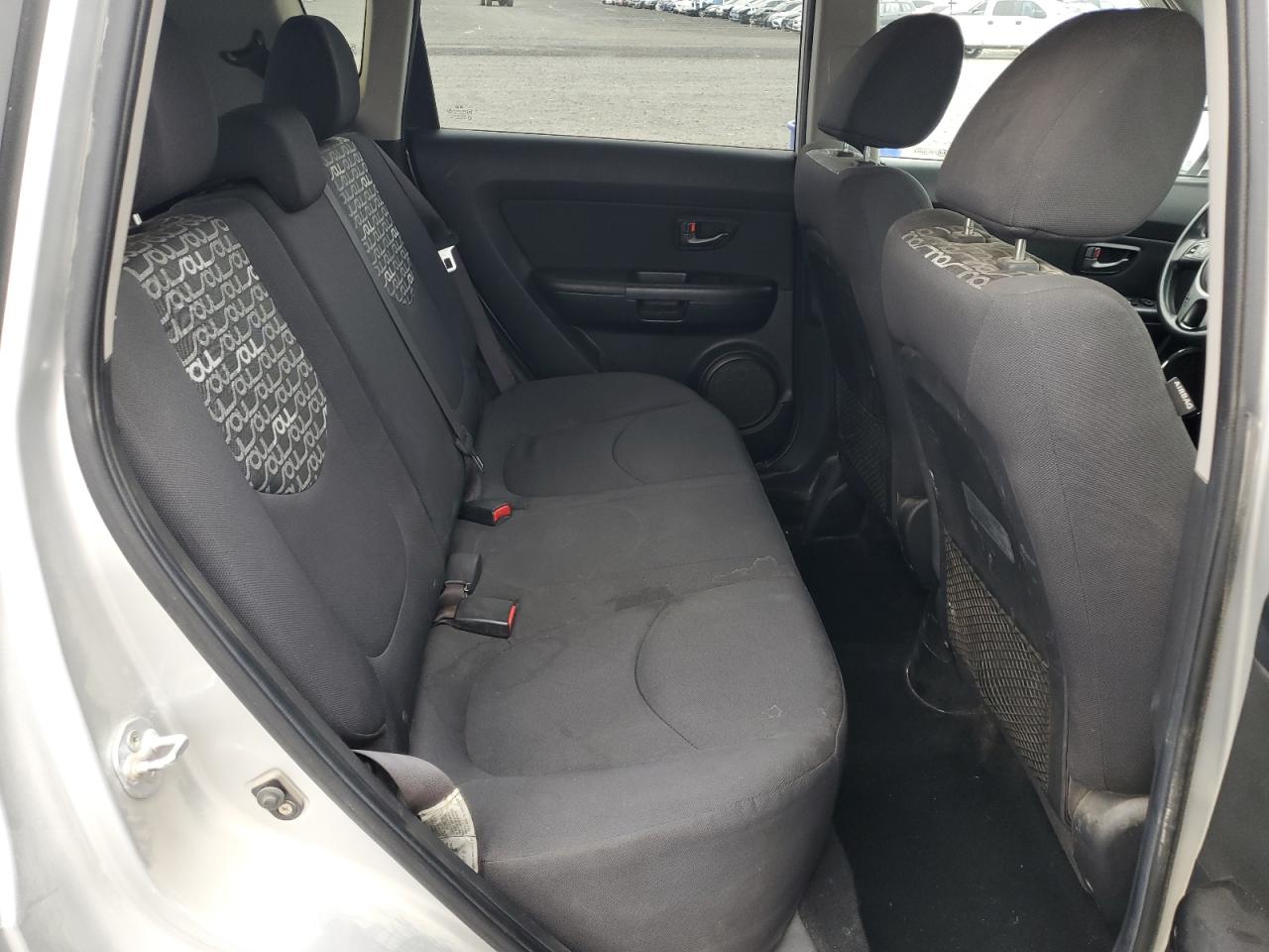 2011 Kia Soul + VIN: KNDJT2A23B7318583 Lot: 81953485