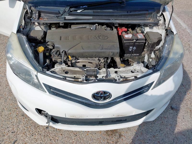 2012 TOYOTA YARIS TR VVT-I CVT 