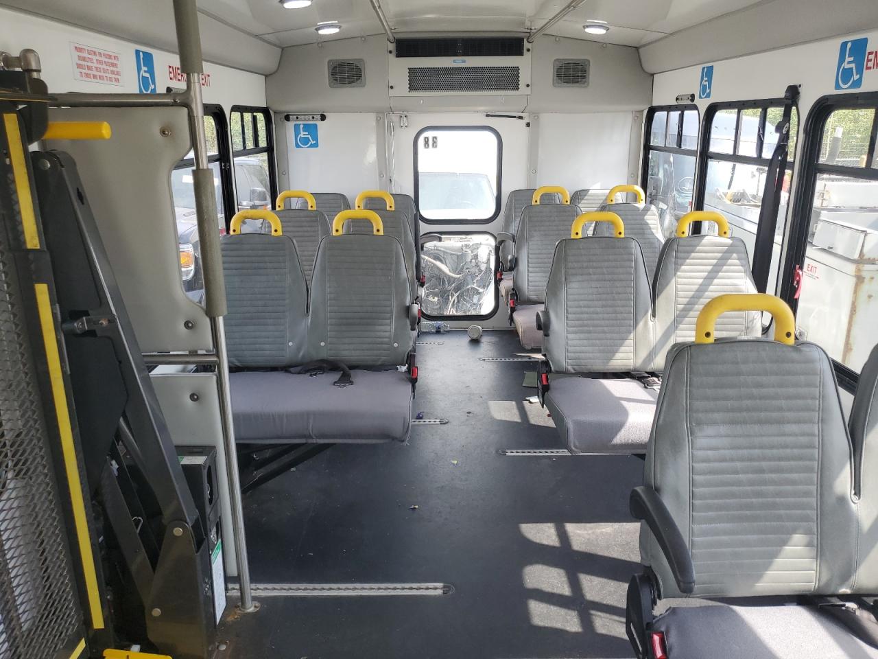 2016 Ford Econoline E450 Super Duty Cutaway Van VIN: 1FDFE4FS4GDC39755 Lot: 80065755