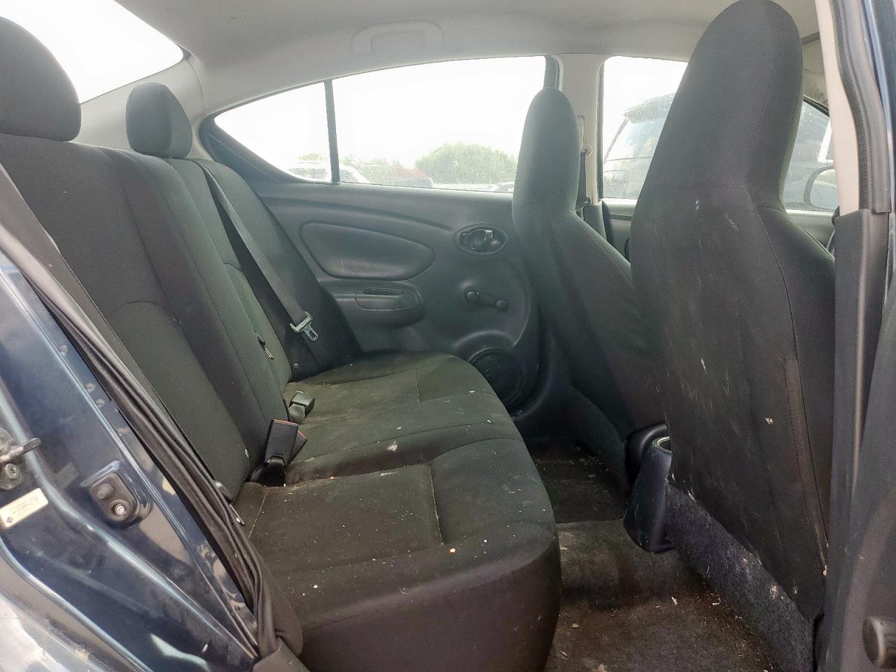 2015 Nissan Versa S VIN: 3N1CN7AP4FL827999 Lot: 81118895