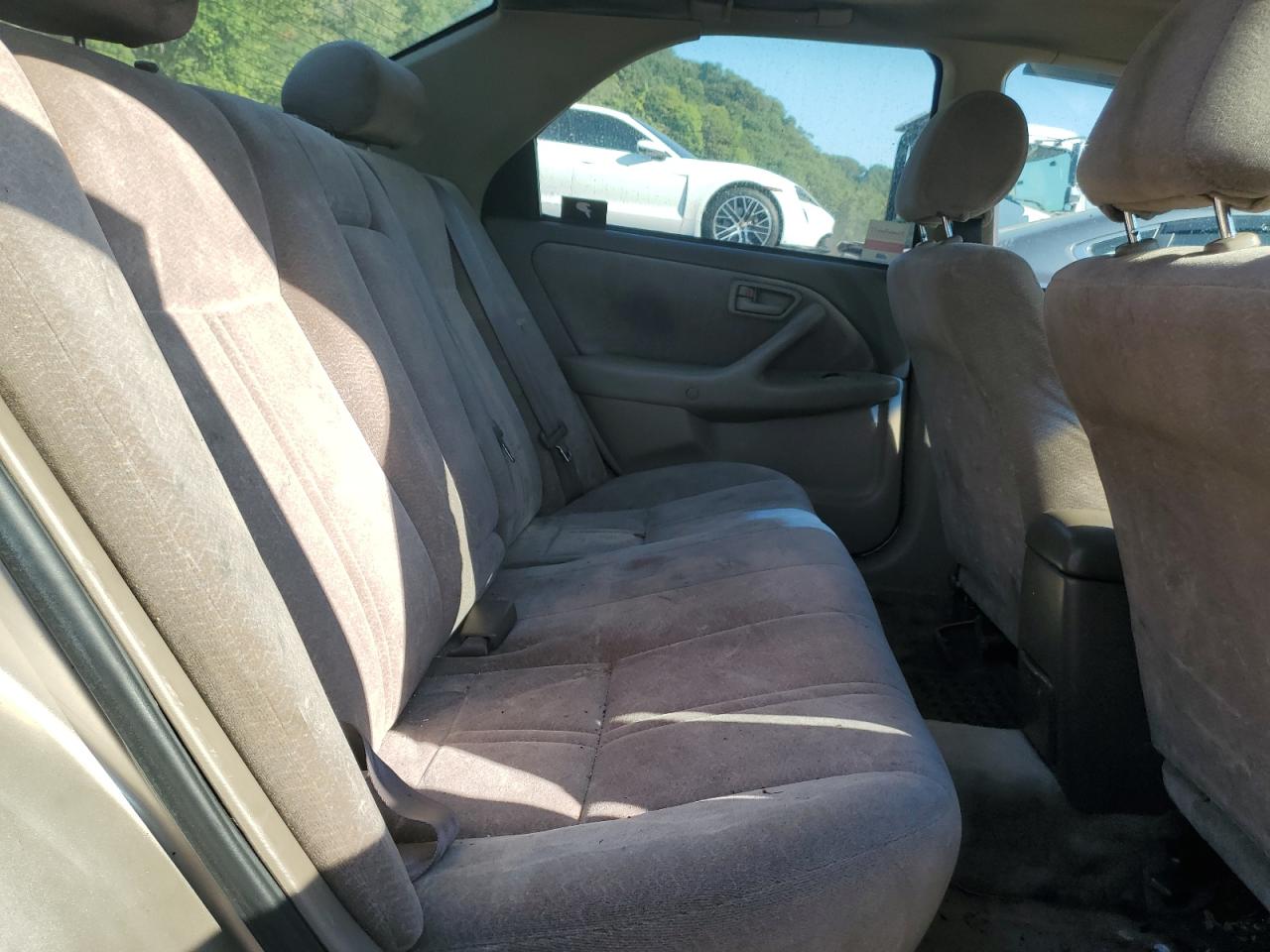 1999 Toyota Camry Le VIN: JT2BG22K2X0277444 Lot: 81522615