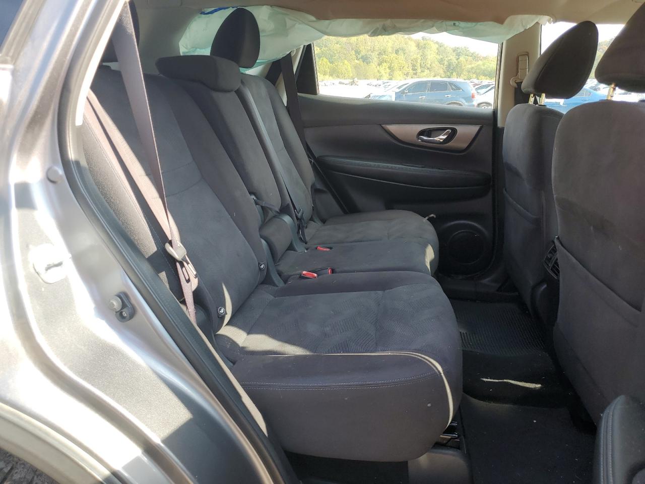 2015 Nissan Rogue S VIN: KNMAT2MV2FP521993 Lot: 81551605